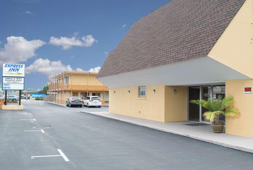 Express Inn Newport News Dış mekan fotoğraf
