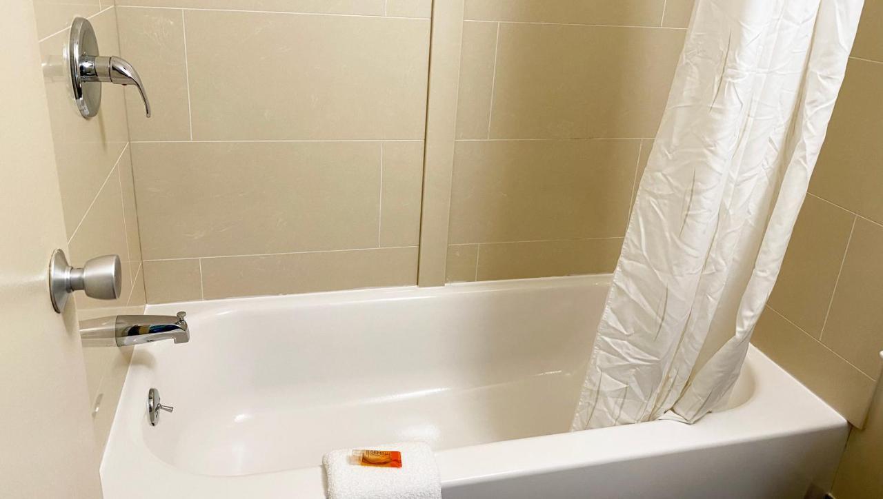 Express Inn Newport News Dış mekan fotoğraf