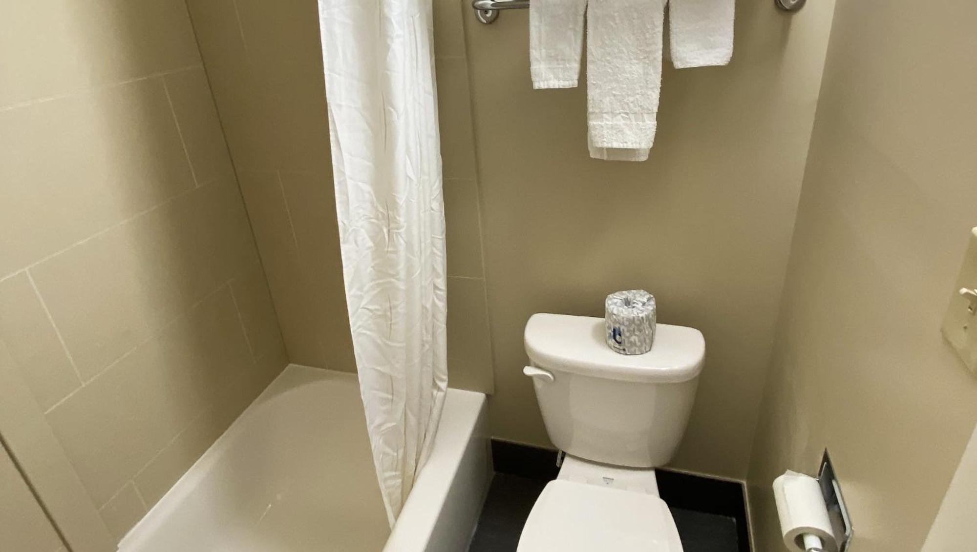 Express Inn Newport News Dış mekan fotoğraf